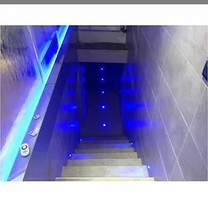 https://maison-haut-de-gamme-jacuzzi-sauna.hotels-rhonealpes.com