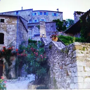 https://appartement-pres-de-vallon-pont-darc.hotels-rhonealpes.com